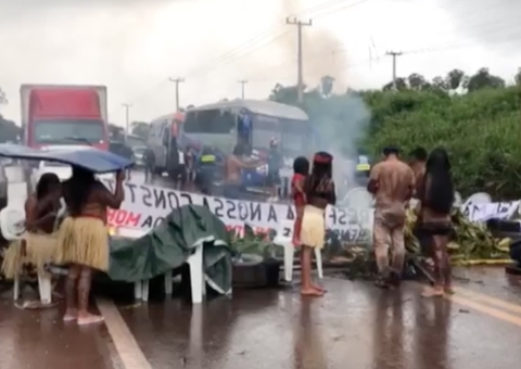 Indígenas bloqueiam rodovia no Pará e são alvos de tiros de caminhoneiros