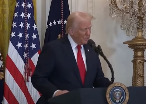 Trump destaca 'conversa produtiva' com Carney e cita reunião em meio a tensões com o Canadá