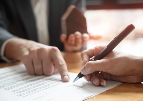 Justiça mantém obrigação de CEF indenizar em R$ 8 mil por venda casada de seguro no Amazonas