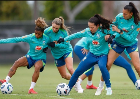 Seleção feminina treina nos EUA para enfrentar donas da casa