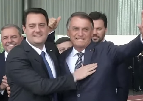 Bolsonaro diz que apoio a Ratinho Jr. em 2026 "não está na pauta"