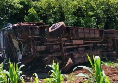 Ônibus com estudantes cai em ribanceira e deixa 7 mortos no Rio Grande do Sul