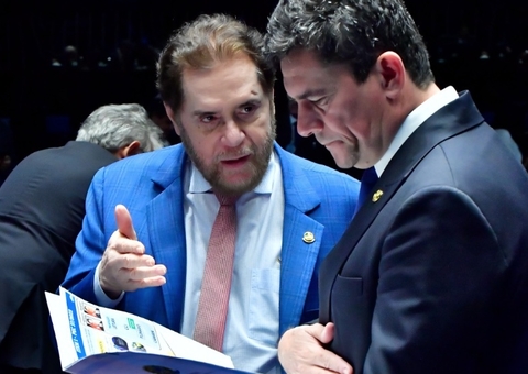 Plínio Valério propõe dividir fundo do petróleo para beneficiar universidades do Norte