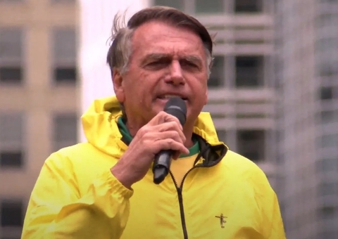 Após mal-estar, Bolsonaro é levado às pressas para hospital no RN