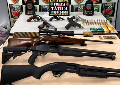 PM apreende arsenal de armas em casa de homem denunciado por agredir mulher no Novo Aleixo
