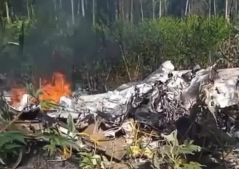 Avião com drogas cai após ser interceptado pela FAB na Amazônia