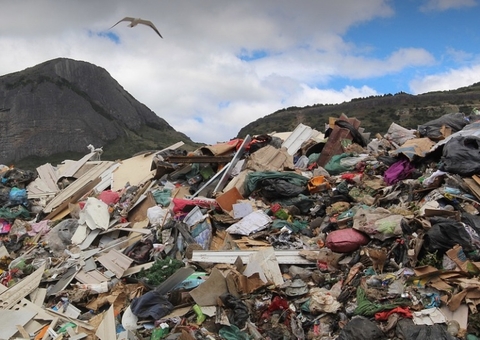 MP do Amazonas vai fiscalizar tratamento de lixo em Nhamundá após descarte irregular 