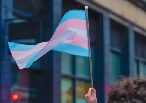 Suprema Corte britânica exclui mulheres trans de definição legal de mulher