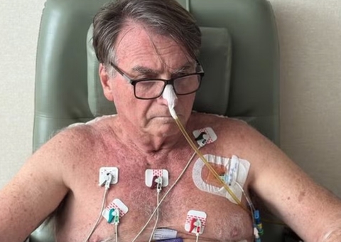 Bolsonaro apresenta melhora, mas segue internado na UTI após cirurgia