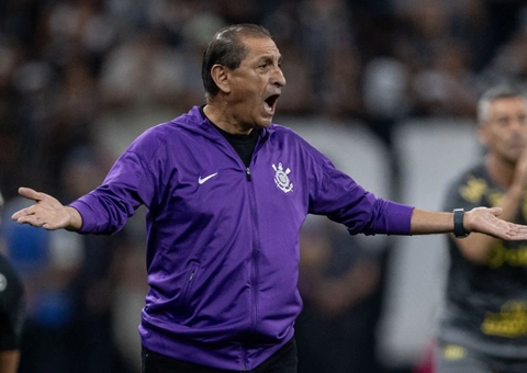 Corinthians demite técnico Ramón Díaz 