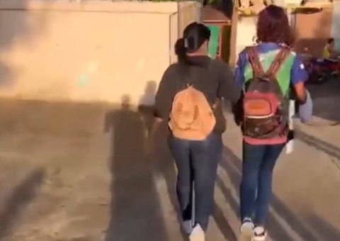 Vídeo: Estudante é arrastada para matagal e espancada por ex-aluna em Manacapuru