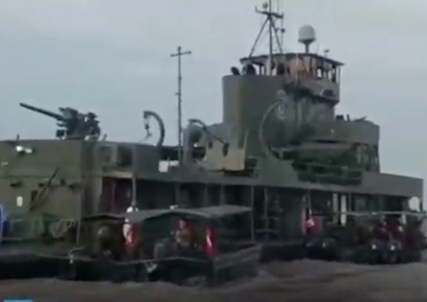 Colisão entre embarcação da Marinha peruana e plataforma de petróleo deixa dois mortos no Rio Amazonas