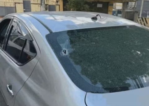 Mulher desiste de encontro e 'paquera' atira em carro no RJ