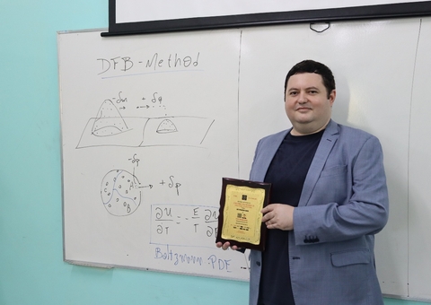 Professor da UEA recebe nomeação internacional por pesquisa em Física Estatística 