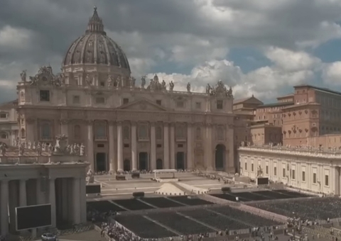 Cardeais devem ficar incomunicáveis para conclave por volta de meio-dia de quarta