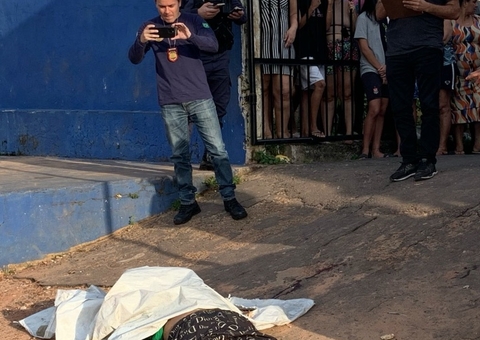Criminosos perseguem e matam jovem com 12 tiros na Compensa