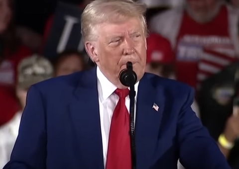 EUA param bombardeios no Iêmen após 'rendição' dos Houthis, diz Trump