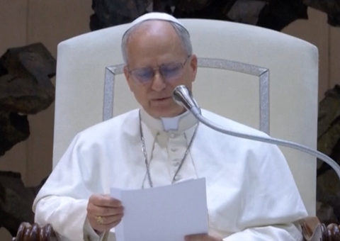 Papa Leão XIV defende liberdade de imprensa e pede libertação de jornalistas presos