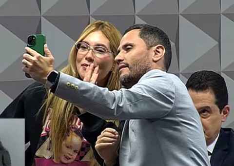 Senador interrompe CPI das Bets para fazer vídeo com Virginia 