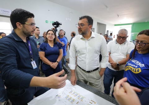 Wilson Lima vistoria obras de novo centro voltado para crianças com autismo no Jorge Teixeira 