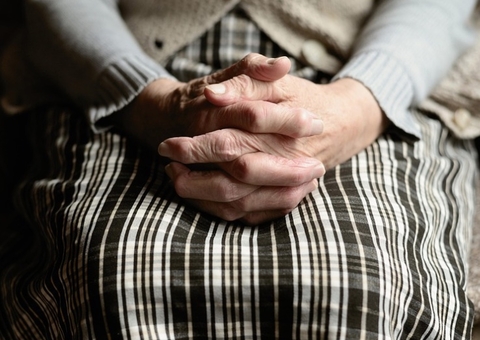 Plano de saúde é condenado por cancelar serviço de idosa sem aviso em Manaus