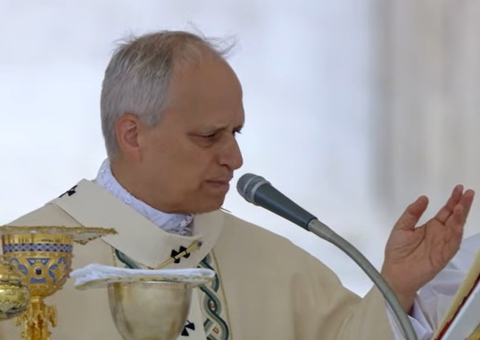 Em missa inaugural, papa Leão XIV quebra protocolos e pede uma igreja unida