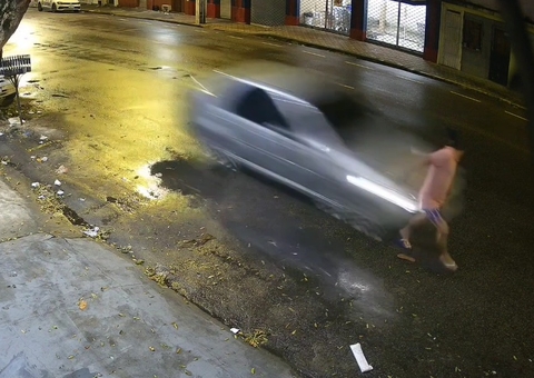 Carro atropela e mata homem em avenida no Centro; vídeos são chocantes