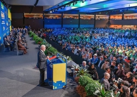 Lula é recebido com vaias em evento com prefeitos em Brasília; veja vídeo