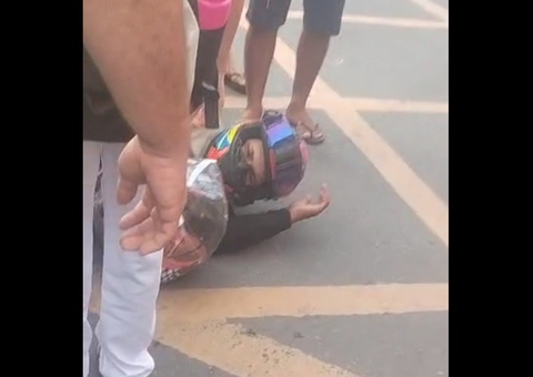 Motociclista fica ferido ao ser atingido por 'Amarelinho' na avenida Grande Circular; vídeo