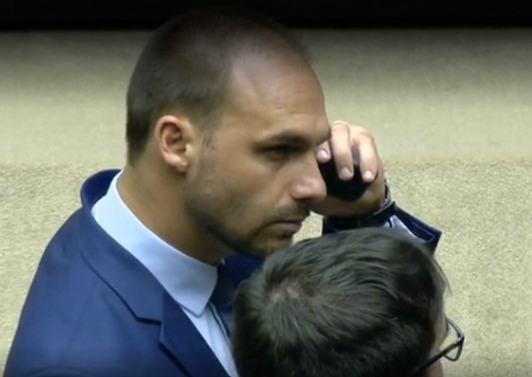 Depoimento de Bolsonaro em inquérito sobre o filho Eduardo é marcado pela PF