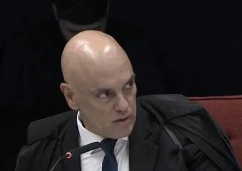 Moraes ironiza defesa de Torres: 'Secretário de Segurança é rainha da Inglaterra?'