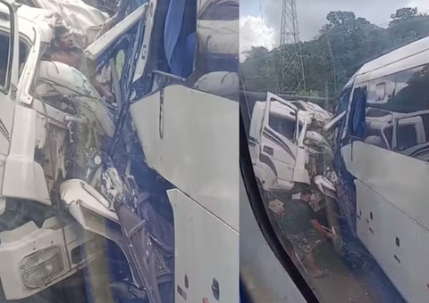 Acidente entre caminhão e caçamba deixa 2 mortos e 3 feridos na AM-010