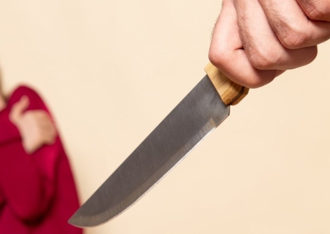 Marido é preso por espancar e esfaquear esposa na frente dos filhos em Manaus