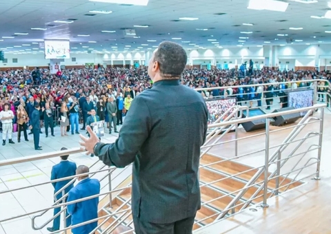 Igreja Mundial fundada por Valdemiro Santiago é despejada por dívida de aluguel