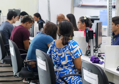 Garçom, churrasqueiro e mais: confira mais de 300 vagas de emprego no Sine Amazonas