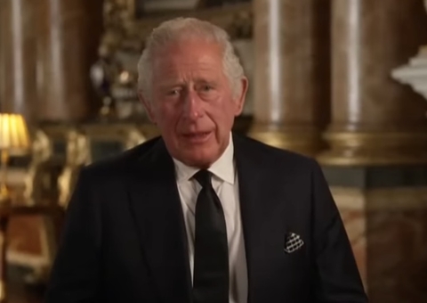 Com câncer, Rei Charles faz piada sobre tempo de vida durante viagem à Itália