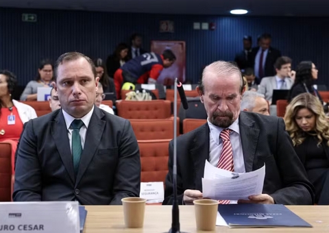 Mauro Cid deixa PF após depoimento de 3 horas sobre passaporte