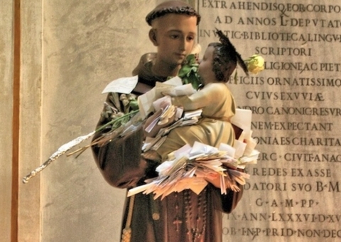 Dia de Santo Antônio: confira as simpatias mais populares para conseguir um amor