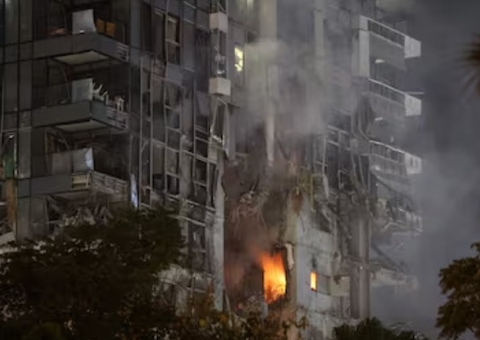 Israel volta a ser bombardeada por mísseis iranianos neste domingo 