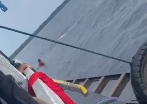 Idosos morrem em naufrágio e homem é resgatado após ficar horas à deriva em Barreirinha