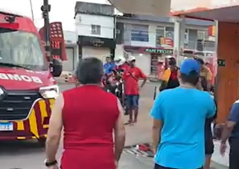 Homem é atacado a pauladas no meio da rua em Itacoatiara no feriado de Corpus Christi