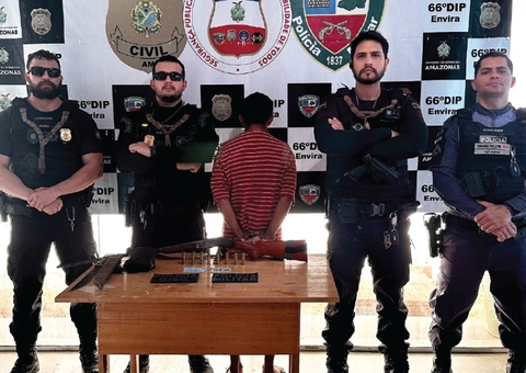 Homem é preso por espancar esposa e engravidar enteada adolescente em Envira