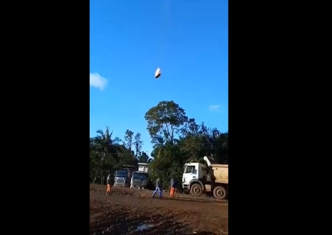Oito pessoas morrem em queda de balão em SC