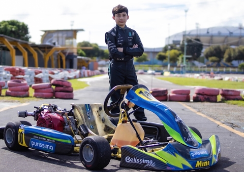 Promessa do automobilismo amazonense, Caleb Rabelo vence em Manaus