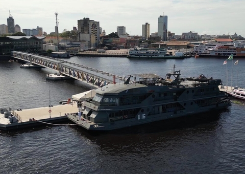 Marinha do Brasil oferece atendimento médico gratuito à população de Manaus