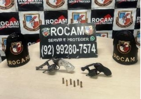 Criminosos fogem ao ver PM e abandonam armas em rua no Petrópolis