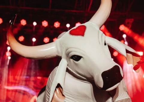 Justiça nega pedido do Garantido e mantém jurados do Festival de Parintins 