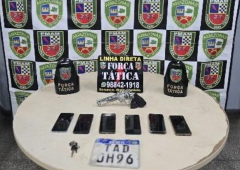 Dupla é presa após fazer arrastão no Jorge Teixeira usando arma falsa