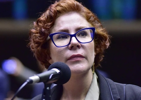 Foragida, Zambelli diz ter se emocionado com apoio em ato na Paulista