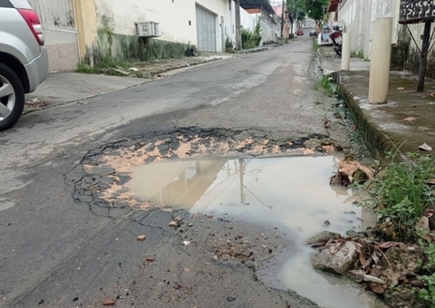 PL prevê indenização a motoristas por danos causados por buracos em Manaus